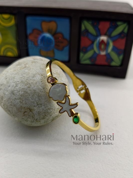 Aurelia ocean pearl bracelet for women 18K gold plated jewellery
