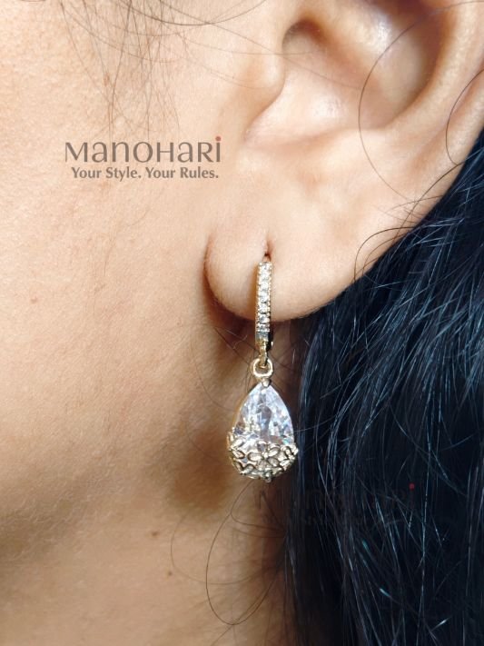 MN-ER-AGDD-AUR-01_1 Aurelia golden dew drops with elegant 18K gold teardrop detailing