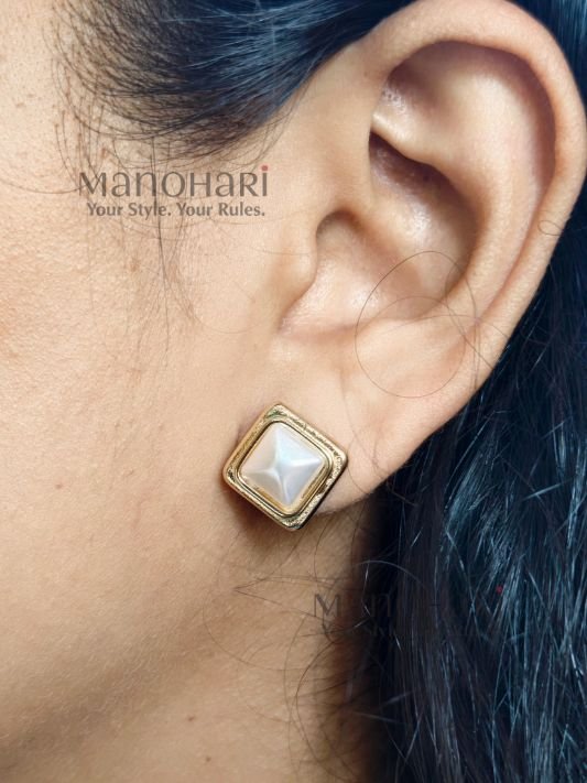 MN-ER-RSLE-RUH-01_1 Ruhani shine luxe earrings with elegant pearl anti tarnish detailing