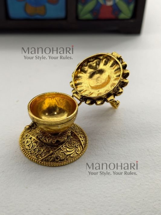 MN-KB-APHK-AAR-01_2 Aarini peacock heritage kumkum box gold polish pooja décor