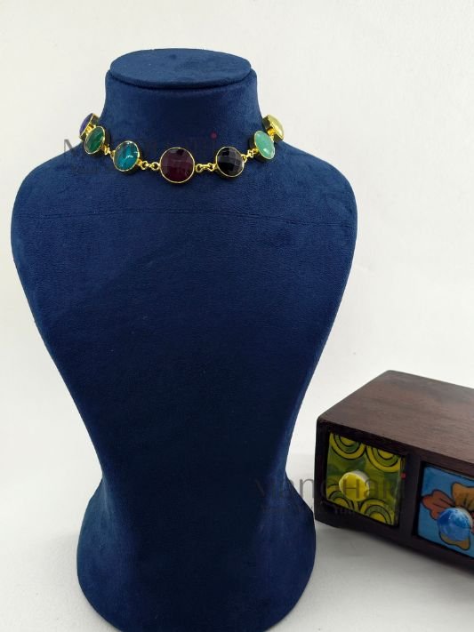 Aarini gloss luxe neckpiece with elegant glossy gold finish detailing