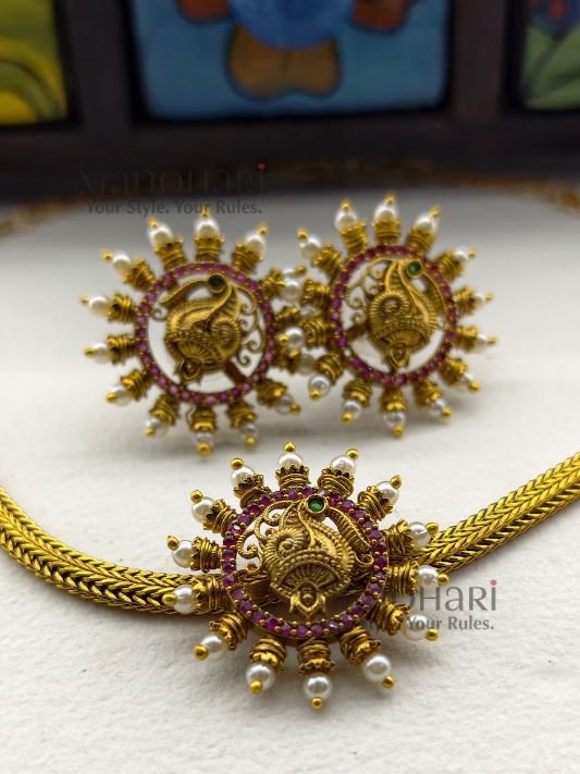 MN-NK-ARPC-AUR-01_3 Aurelia regal pearl choker with Lakshmi temple pendant