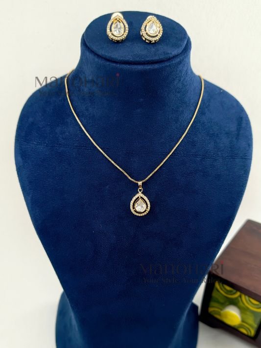 Aurora Austrian luxe pendant set with sparkling crystal stone detailing