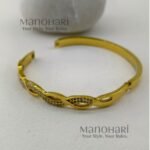 Meher Grace Link Bracelet crafted in 18K gold-plated 316L stainless steel featuring a sleek and elegant link design