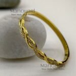 Meher Grace Link Bracelet crafted in 18K gold-plated 316L stainless steel featuring a sleek and elegant link design