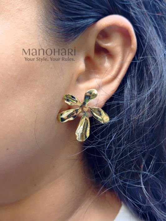 MN-ER-AOBS-AAR-01_3 Aarini orchid bloom studs crafted from premium 316L stainless steel featuring an elegant orchid-inspired floral design