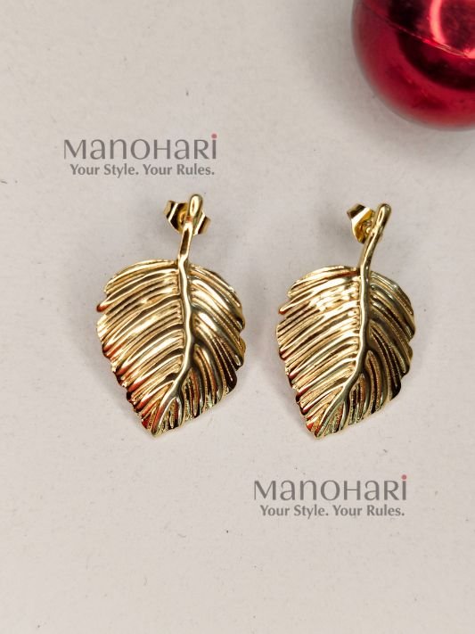 MN-ER-MGVE-MEH-01_1 Meher golden vine earrings with elegant 18K gold botanical detailing