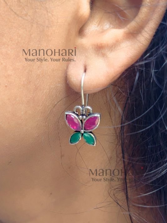 MN-ER-NBAD-NAI-01_4 SEO-Optimized Recommended Alt Text 👉 Naina Butterfly Aura Drops featuring a delicate butterfly-inspired design in a lightweight and elegant drop earring style