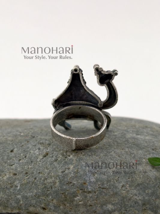Aarini desert caravan ring with detailed camel motif statement design