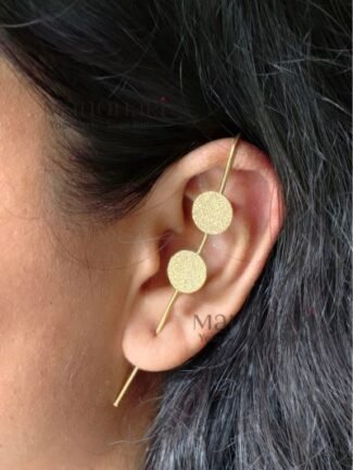 **Zaria Luxe Gold Ear Cuff crafted from premium brass with a radiant gold-plated finish, featuring a sleek modern ear cuff design for elegant everyday wear without additional piercings.**