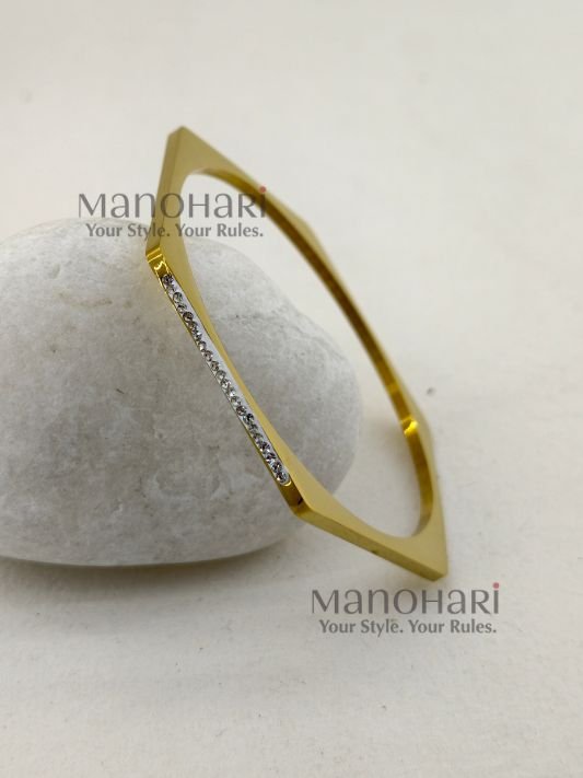 MN-BR-CRY-KCL-01_2 **Kiara Crystal Luxe Bangle crafted from premium anti-tarnish stainless steel, featuring sparkling crystal embellishments, a sleek slim silhouette, and a fixed 5.7 cm inner diameter for elegant everyday wear.**
