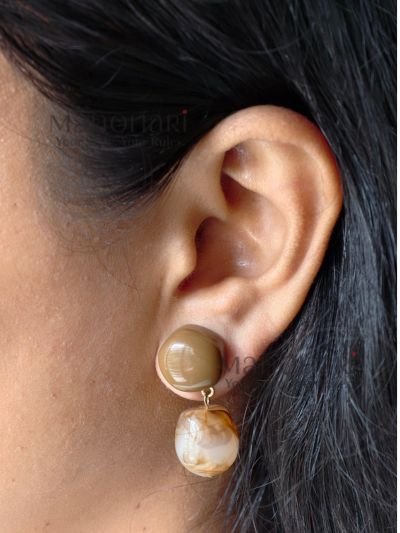 Ishira Brown Amber Elegance 2.6 cm sculpted resin drop earrings in warm amber and deep mocha hues for women