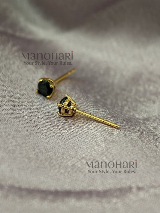 MN-ER-PES-AUR-01_2 Aurelia Petite Elegance 18K plated stud earrings with delicate 0.2 cm minimalist design and anti-tarnish finish for women