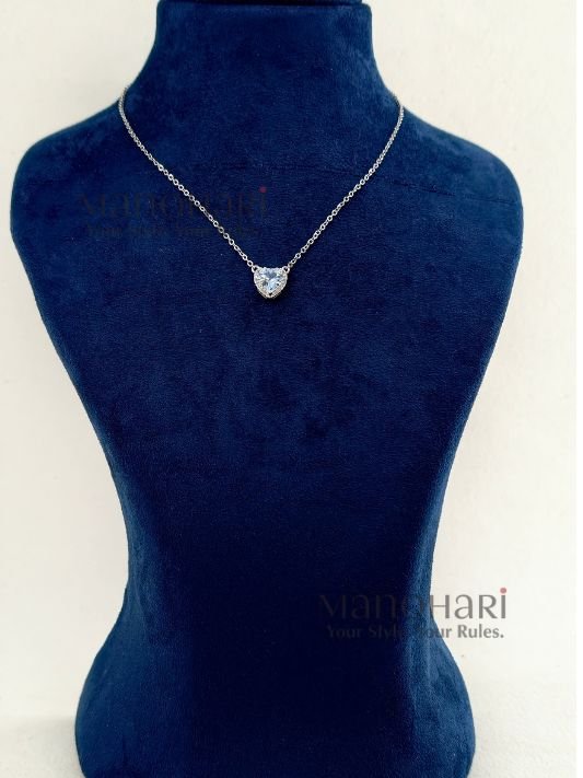 MN-PD-SHE-NIV-01_1 Nivya Silver Heart Elegance Pendant