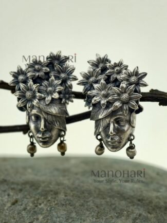 Elara Nature’s Grace 2.5 cm oxidised silver vintage earrings with nature-inspired design